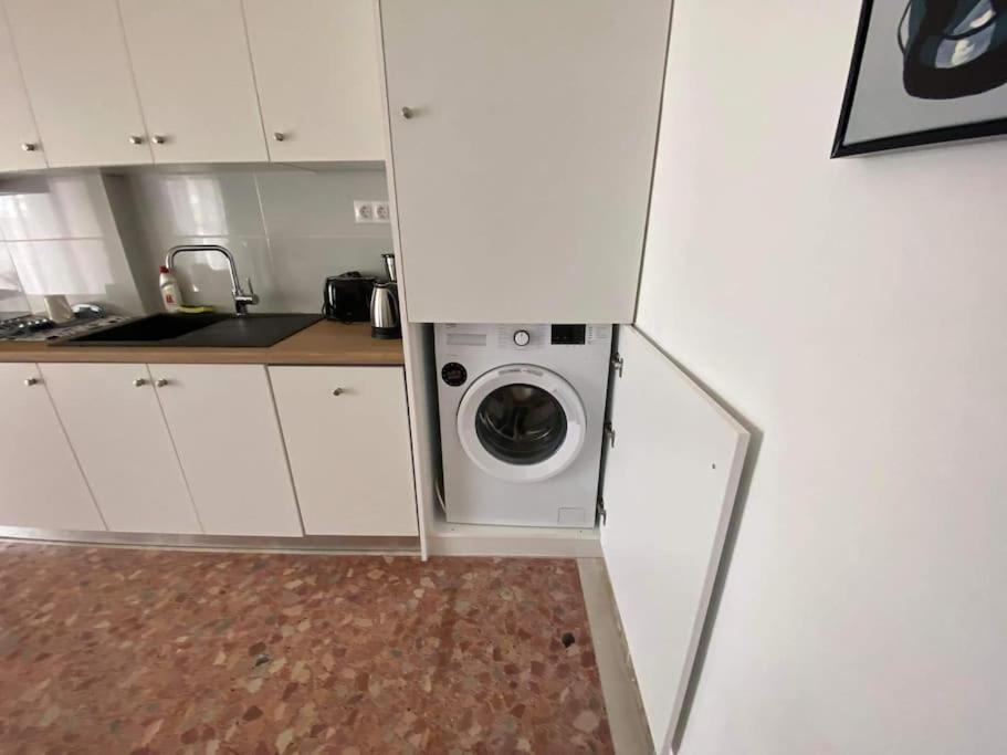 New! Flower Patio House 2 Bdr - Bbq - Wash Machine Lávrion 외부 사진